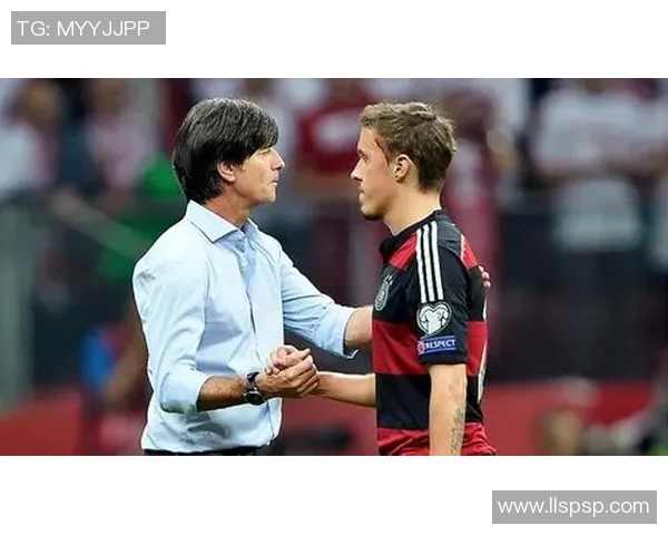 埃及足球球星的传奇人生与辉煌赛场表现全面解读 埃及足球球星的传奇人生与辉煌赛场表现全面解读