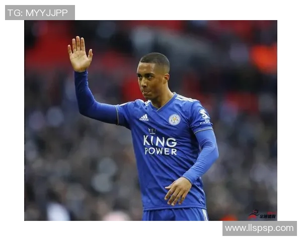 约翰领衔新一代足球巨星崛起之路:从天才少年到世界级球员的传奇历程 约翰领衔新一代足球巨星崛起之路:从天才少年到世界级球员的传奇历程