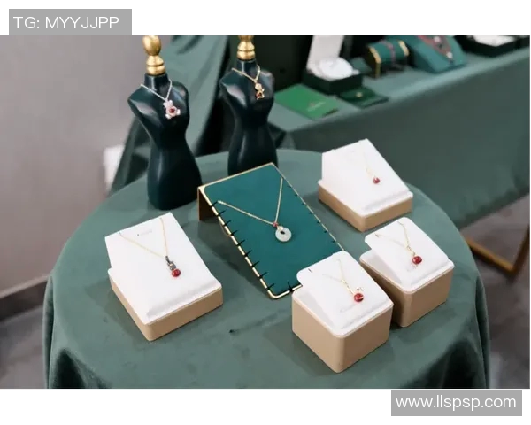 定制专属项链为足球球星加冕展现独特风采与荣耀